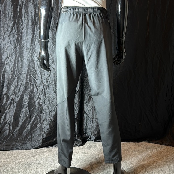 Mens adidas tapered leg joggerss - Picture 6 of 8